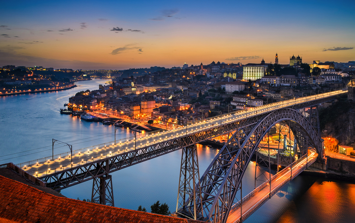 Porto bei Nacht