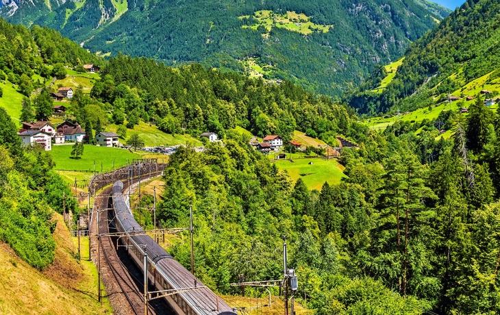 Gotthard Panorama Express