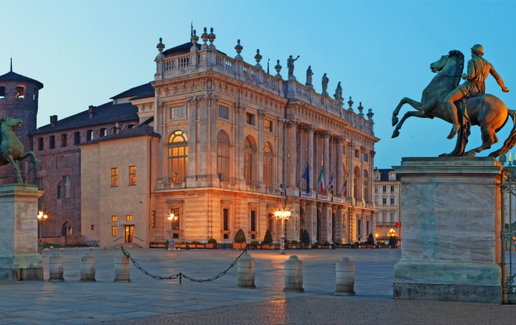 Turin, Piazza Castello