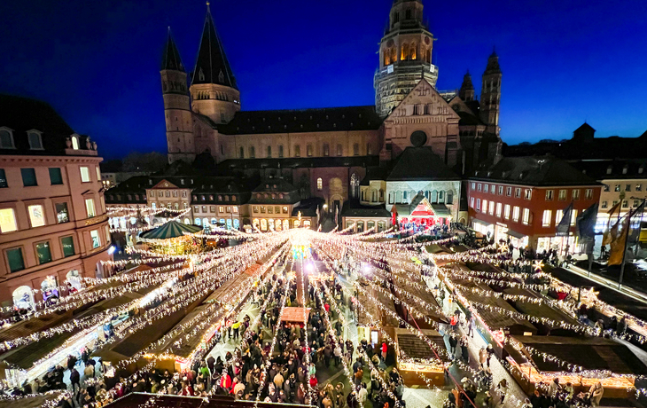 Mainz, Weihnachtsmarkt und Dom