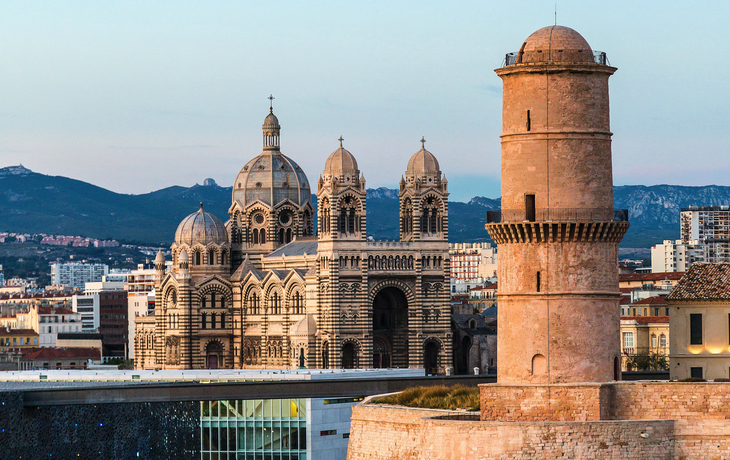 Marseille, fort Saint-Jean et cathédrale Notre-Dame-de-la-Major